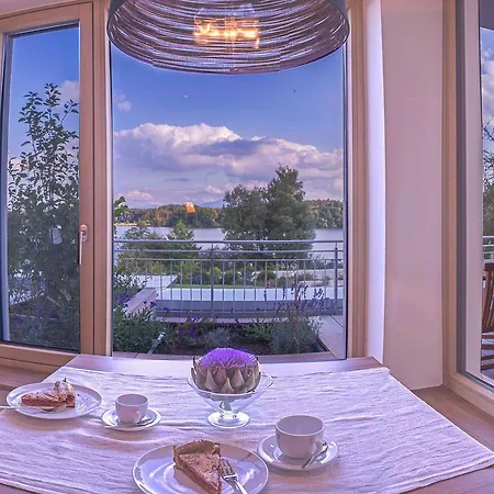 Lebensart-am-see-elegante-ferienwohnung-see-lodge-direkt-am-see * バート・エンドルフ
