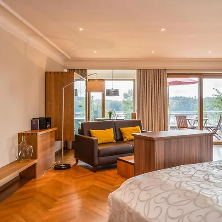 Lebensart Am See, Elegante Ferienwohnung See-lodge, Direkt Am See Apartment