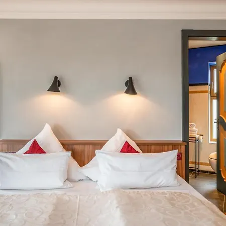 Lebensart Am See, Elegante Ferienwohnung See-lodge, Direkt Am See Bad Endorf
